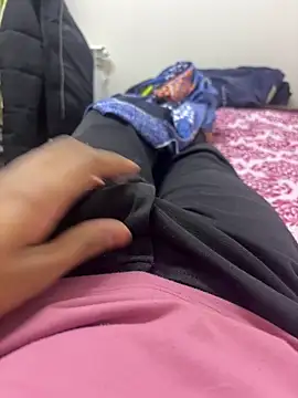 Snapshot of bigbulllaksh chatting on 10-09-25, 02:06 bigbulllaksh online show from 10-09-25, 02:06