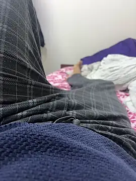 Snapshot of bigbulllaksh chatting on 11-03-25, 09:18 bigbulllaksh online show from 11-03-25, 09:18