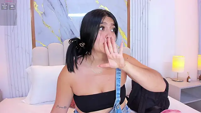 isabel sofiaa online show from 10-31-25, 04:42