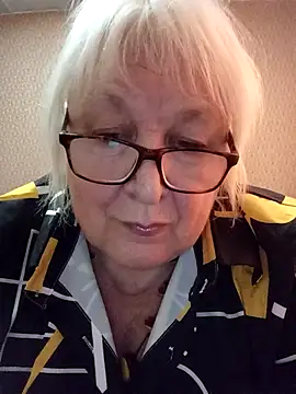 Alexia64231 online show from 11-04-25, 09:24