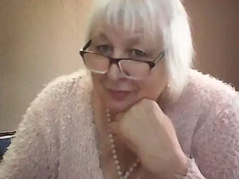 Snapshot of Alexia64231 chatting on 09-16-25, 04:57 Alexia64231 online show from 09-16-25, 04:57