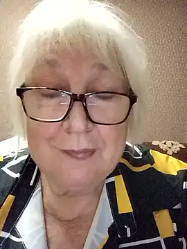 Alexia64231 online show from 11-10-25, 10:53