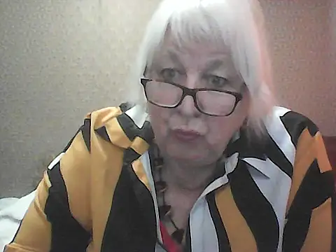 Snapshot of Alexia64231 chatting on 09-26-25, 04:08 Alexia64231 online show from 09-26-25, 04:08