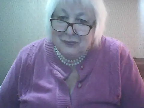 Snapshot of Alexia64231 chatting on 09-28-25, 04:41 Alexia64231 online show from 09-28-25, 04:41