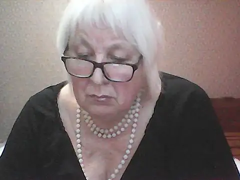 Snapshot of Alexia64231 chatting on 09-25-25, 04:02 Alexia64231 online show from 09-25-25, 04:02