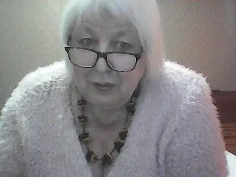 Snapshot of Alexia64231 chatting on 09-27-25, 04:29 Alexia64231 online show from 09-27-25, 04:29