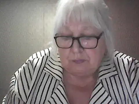 Alexia64231 online show from 04-15-26, 03:49