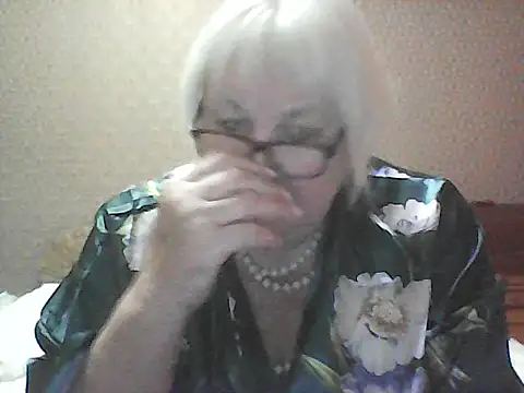 Snapshot of Alexia64231 chatting on 09-24-25, 03:51 Alexia64231 online show from 09-24-25, 03:51