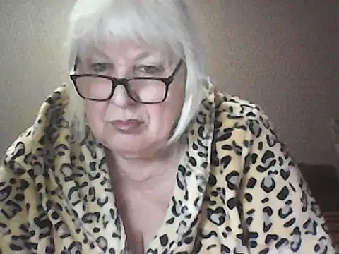 Snapshot of Alexia64231 chatting on 04-24-26, 02:02 Alexia64231 online show from 04-24-26, 02:02