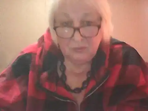 Snapshot of Alexia64231 chatting on 10-01-25, 11:03 Alexia64231 online show from 10-01-25, 11:03