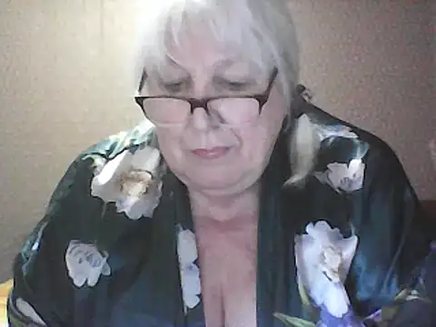 Snapshot of Alexia64231 chatting on 05-11-26, 03:07 Alexia64231 online show from 05-11-26, 03:07