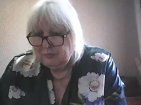 Snapshot of Alexia64231 chatting on 02-04-26, 07:58 Alexia64231 online show from 02-04-26, 07:58