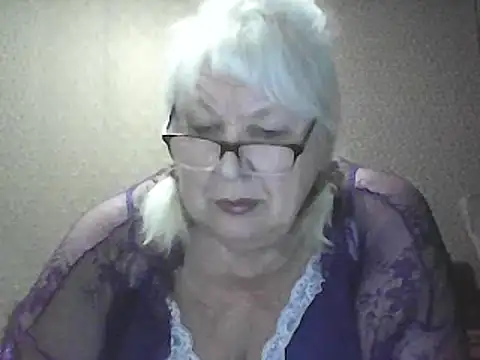 Snapshot of Alexia64231 chatting on 05-26-26, 12:53 Alexia64231 online show from 05-26-26, 12:53