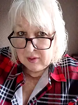 Snapshot of Alexia64231 chatting on 02-05-26, 01:18 Alexia64231 online show from 02-05-26, 01:18