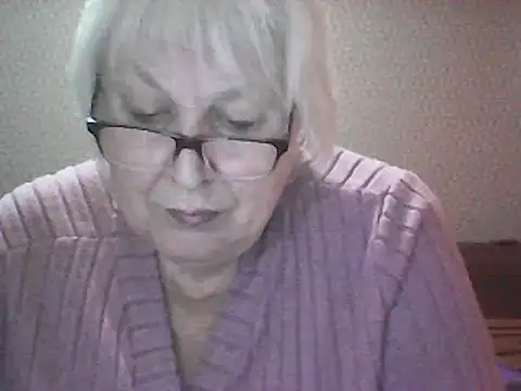Snapshot of Alexia64231 chatting on 10-19-25, 04:04 Alexia64231 online show from 10-19-25, 04:04