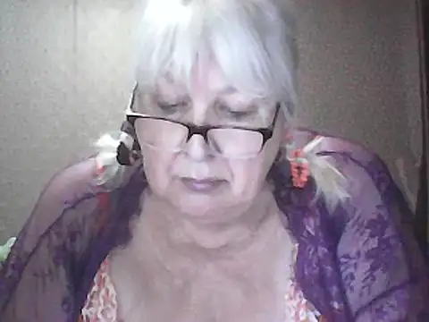 Snapshot of Alexia64231 chatting on 05-19-26, 01:56 Alexia64231 online show from 05-19-26, 01:56