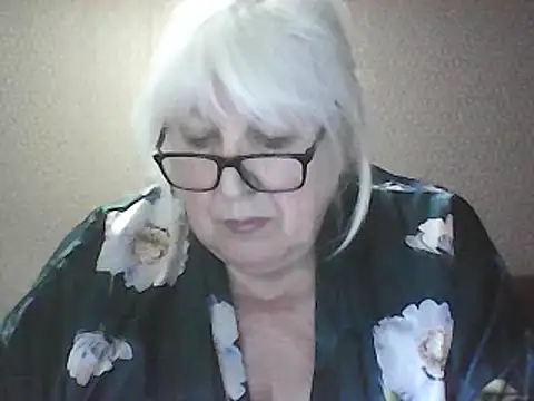 Snapshot of Alexia64231 chatting on 04-21-26, 02:56 Alexia64231 online show from 04-21-26, 02:56