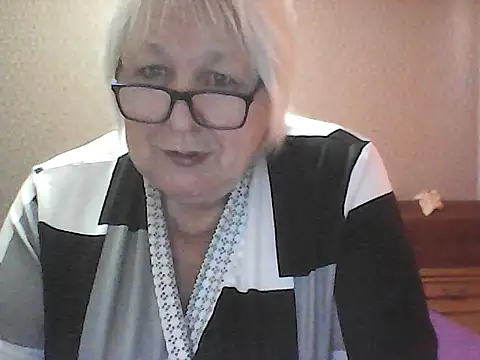 Snapshot of Alexia64231 chatting on 10-21-25, 04:23 Alexia64231 online show from 10-21-25, 04:23