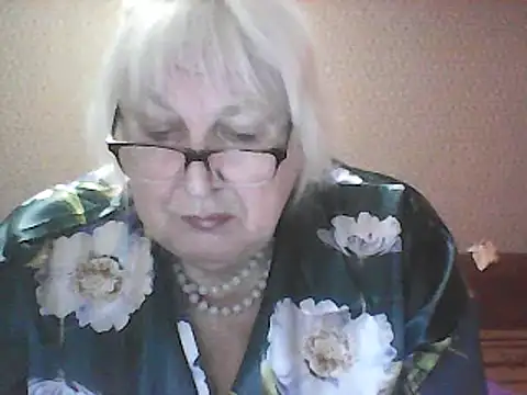 Snapshot of Alexia64231 chatting on 10-20-25, 04:14 Alexia64231 online show from 10-20-25, 04:14