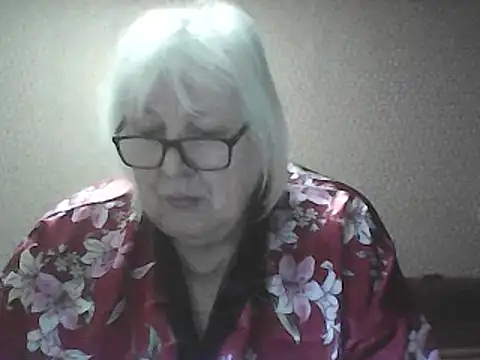 Snapshot of Alexia64231 chatting on 02-08-26, 02:20 Alexia64231 online show from 02-08-26, 02:20