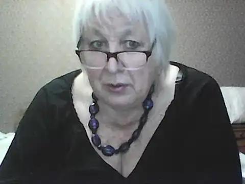 Snapshot of Alexia64231 chatting on 09-10-25, 03:22 Alexia64231 online show from 09-10-25, 03:22