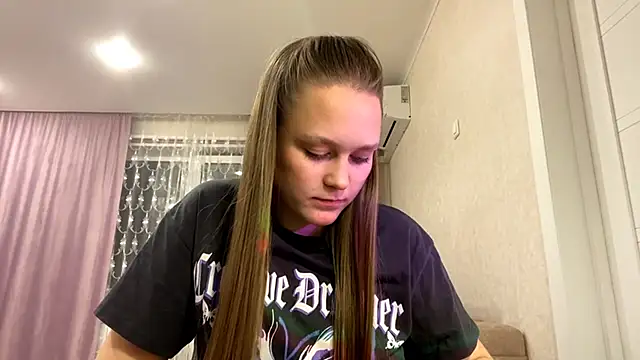 Snapshot of SoSweetGirl chatting on 09-26-25, 05:09 SoSweetGirl online show from 09-26-25, 05:09