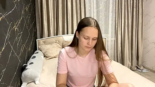 Snapshot of SoSweetGirl chatting on 10-20-25, 12:06 SoSweetGirl online show from 10-20-25, 12:06