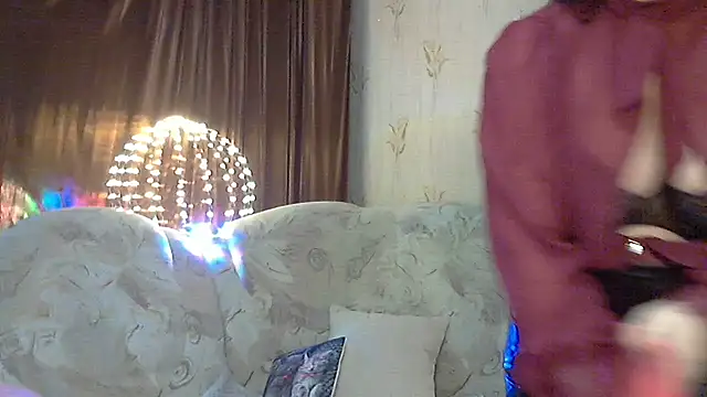 LedyNika online show from 10-28-25, 07:02