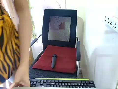 Sexy clever18xx online show from 04-15-26, 03:12