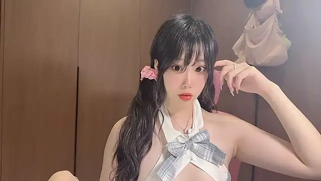 Lilium-520 online show from 10-26-25, 10:37