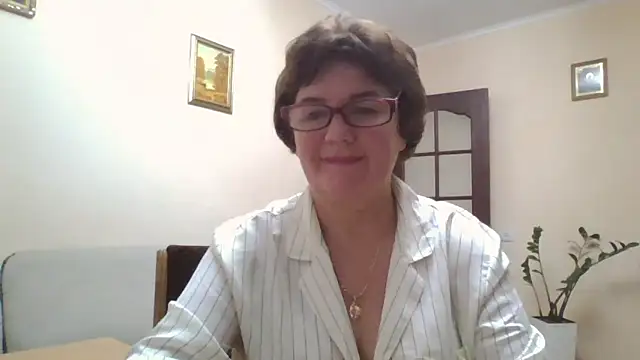 Snapshot of Galina56301 chatting on 10-09-25, 03:45 Galina56301 online show from 10-09-25, 03:45