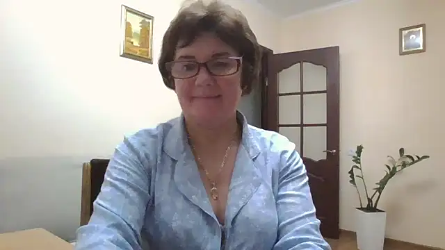 Snapshot of Galina56301 chatting on 10-10-25, 04:19 Galina56301 online show from 10-10-25, 04:19