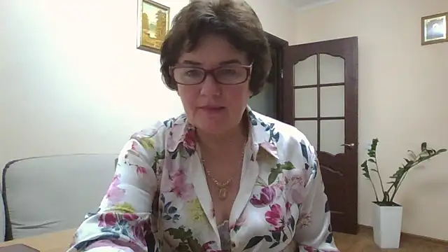 Snapshot of Galina56301 chatting on 10-08-25, 05:13 Galina56301 online show from 10-08-25, 05:13