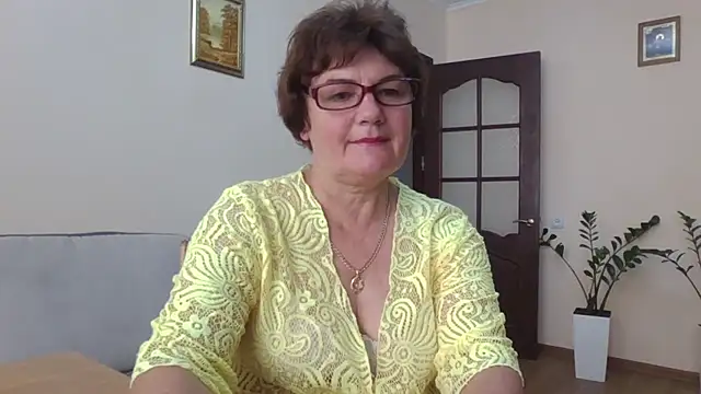 Snapshot of Galina56301 chatting on 09-13-25, 12:38 Galina56301 online show from 09-13-25, 12:38