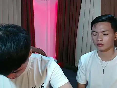 hot emman online show from 02-19-26, 01:57