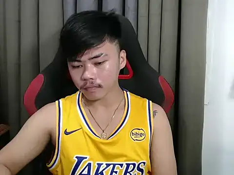 Snapshot of hot_emman chatting on 10-26-25, 04:35 hot emman online show from 10-26-25, 04:35