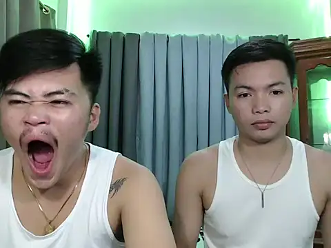 Snapshot of hot_emman chatting on 11-04-25, 04:16 hot emman online show from 11-04-25, 04:16