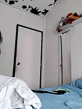 Snapshot of oxxy_jean chatting on 02-25-26, 01:00 oxxy jean online show from 02-25-26, 01:00