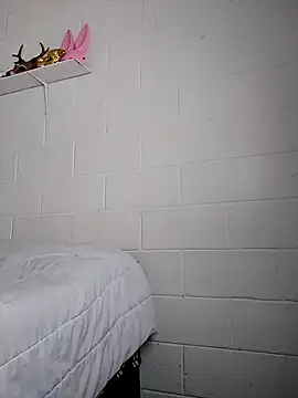 Snapshot of oxxy_jean chatting on 02-20-26, 01:24 oxxy jean online show from 02-20-26, 01:24