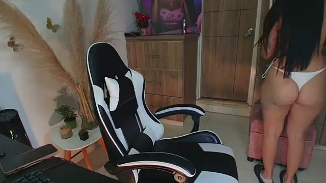 LuluMonroe Eup online show from 05-08-26, 02:04