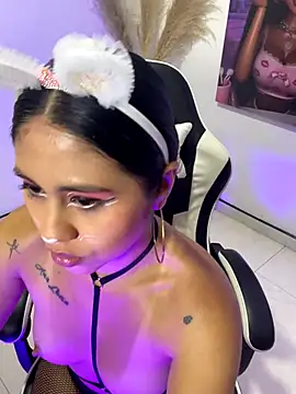 Snapshot of LuluMonroe_Eup chatting on 10-19-25, 03:42 LuluMonroe Eup online show from 10-19-25, 03:42