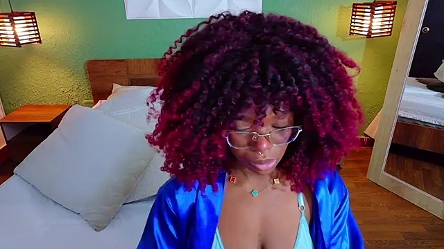 Chocolatte dreams online show from 09-30-25, 01:06
