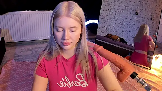 Lillie Berry online show from 01-13-26, 04:49