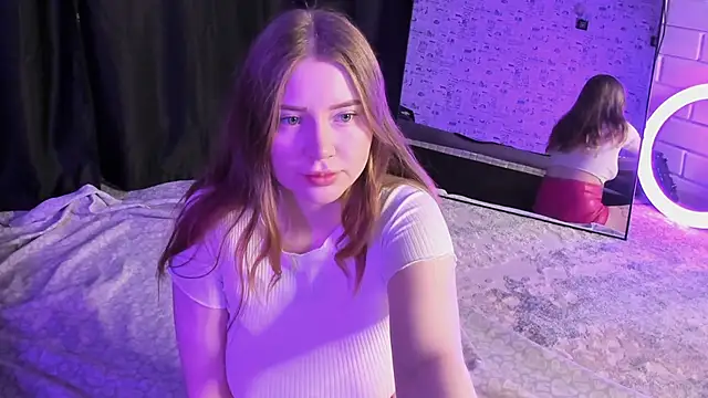 Lillie Berry online show from 10-15-25, 04:44