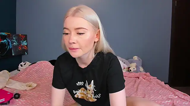Lillie Berry online show from 06-16-26, 05:07