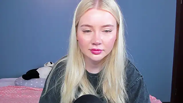 Lillie Berry online show from 06-05-26, 04:28