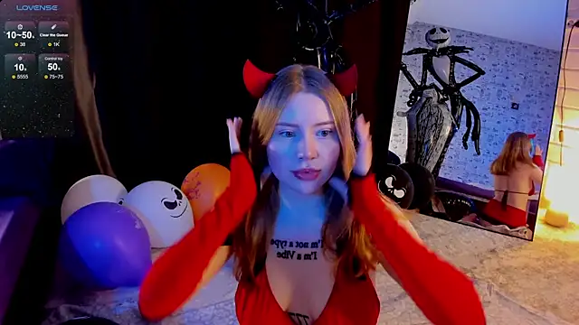 Lillie Berry online show from 10-30-25, 04:44