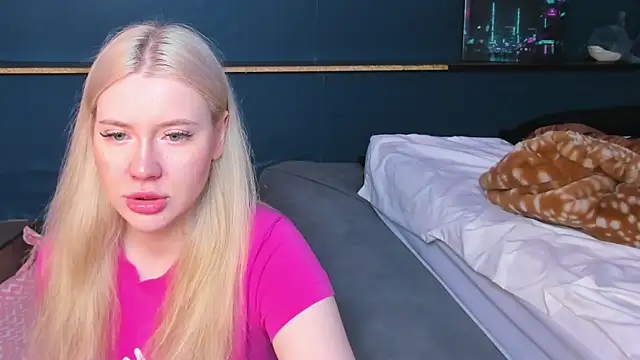 Lillie Berry online show from 04-10-26, 04:30