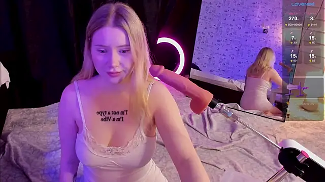 Lillie Berry online show from 12-01-25, 04:35