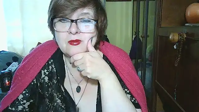 Snapshot of VeronicaGold511 chatting on 10-24-25, 06:45 VeronicaGold511 online show from 10-24-25, 06:45